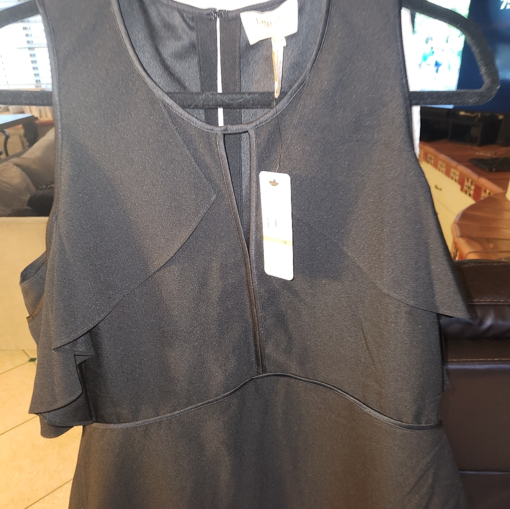 Laundry By Shelli Segal Elegant Black Cold Shoulder Top - Picture 9 of 14